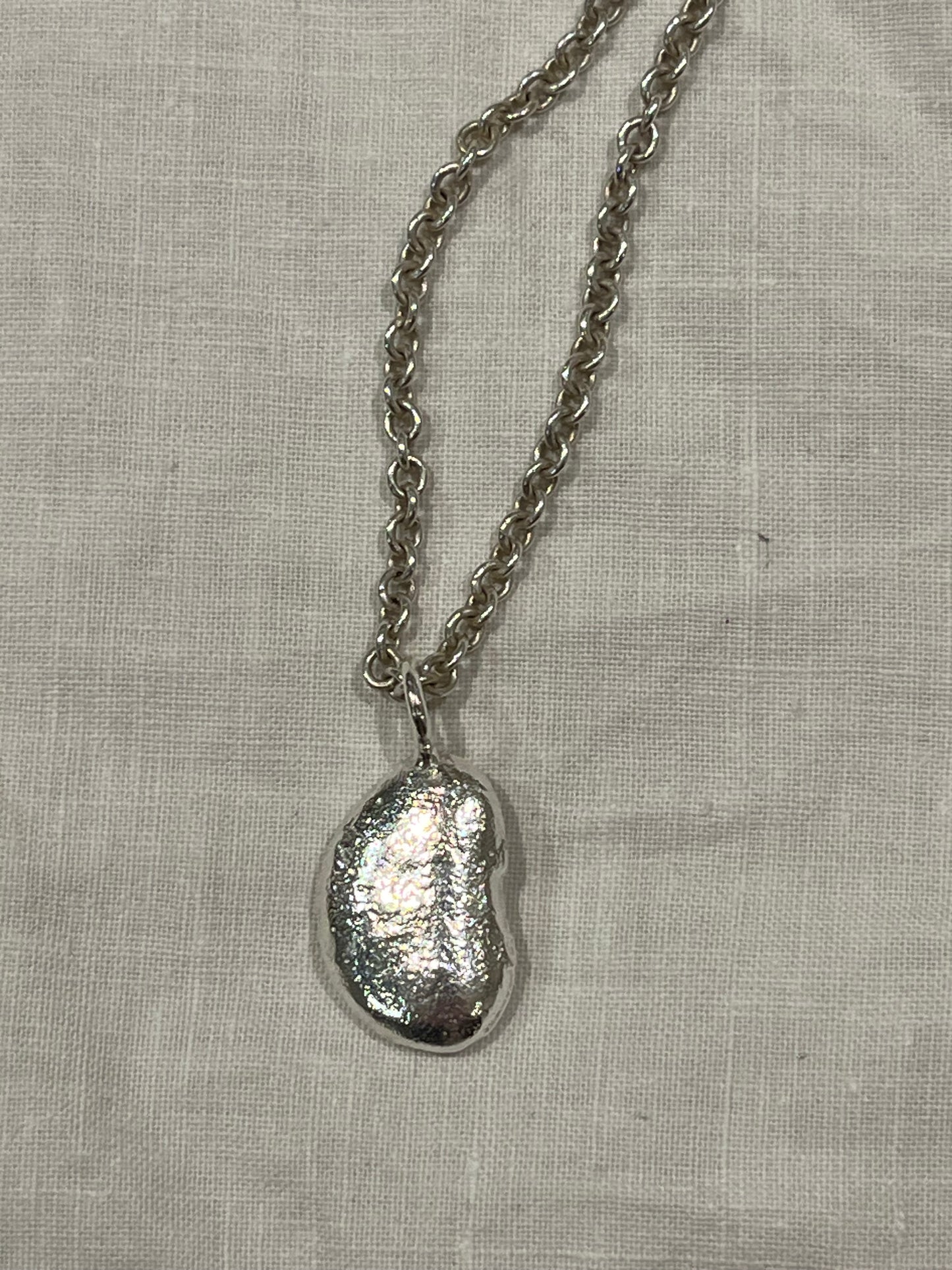 Bean Pendant (S)